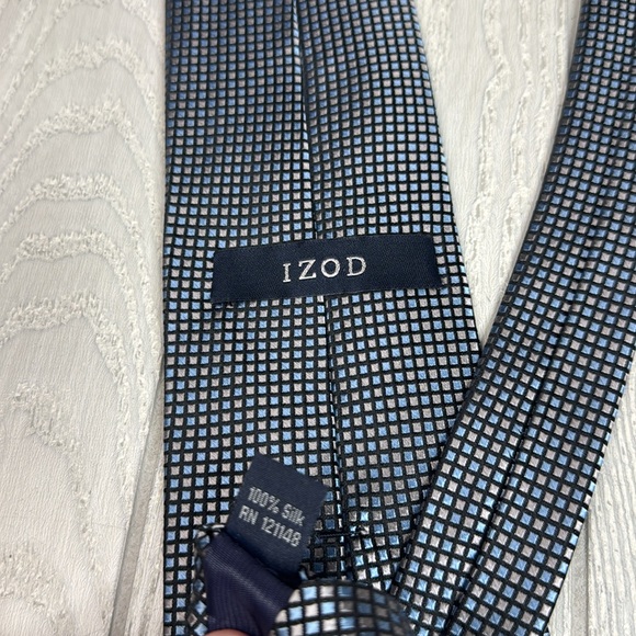100% Silk tie, Men’s IZOD, Metallic square shapes - Picture 7 of 7